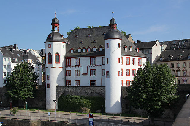 640px Koblenz im Buga Jahr 2011 Alte Burg 01